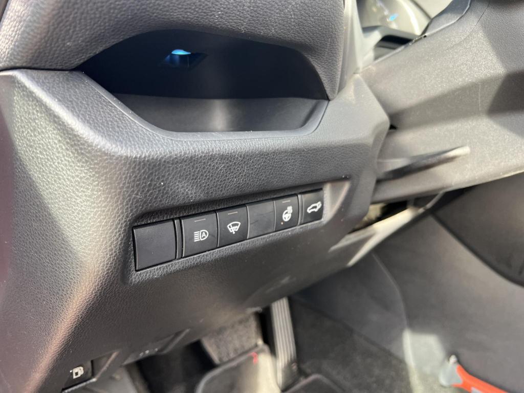 Suzuki Across 2.5 plug-in hybrid style