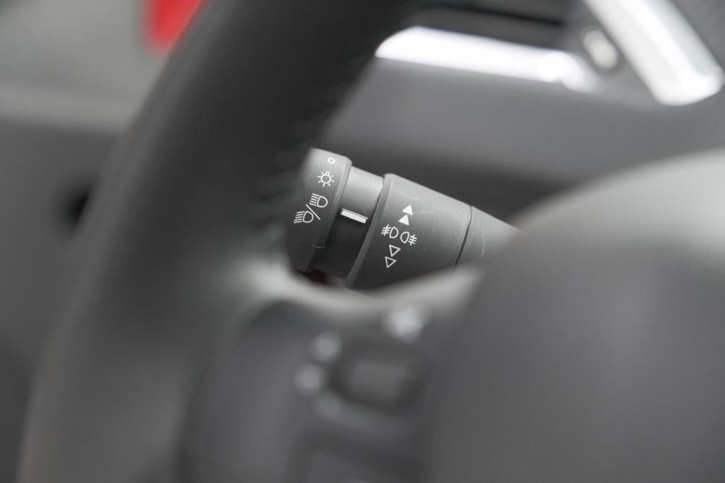 Peugeot 2008 puretech 110 eat6 active | camera | apple carplay | parkeersen