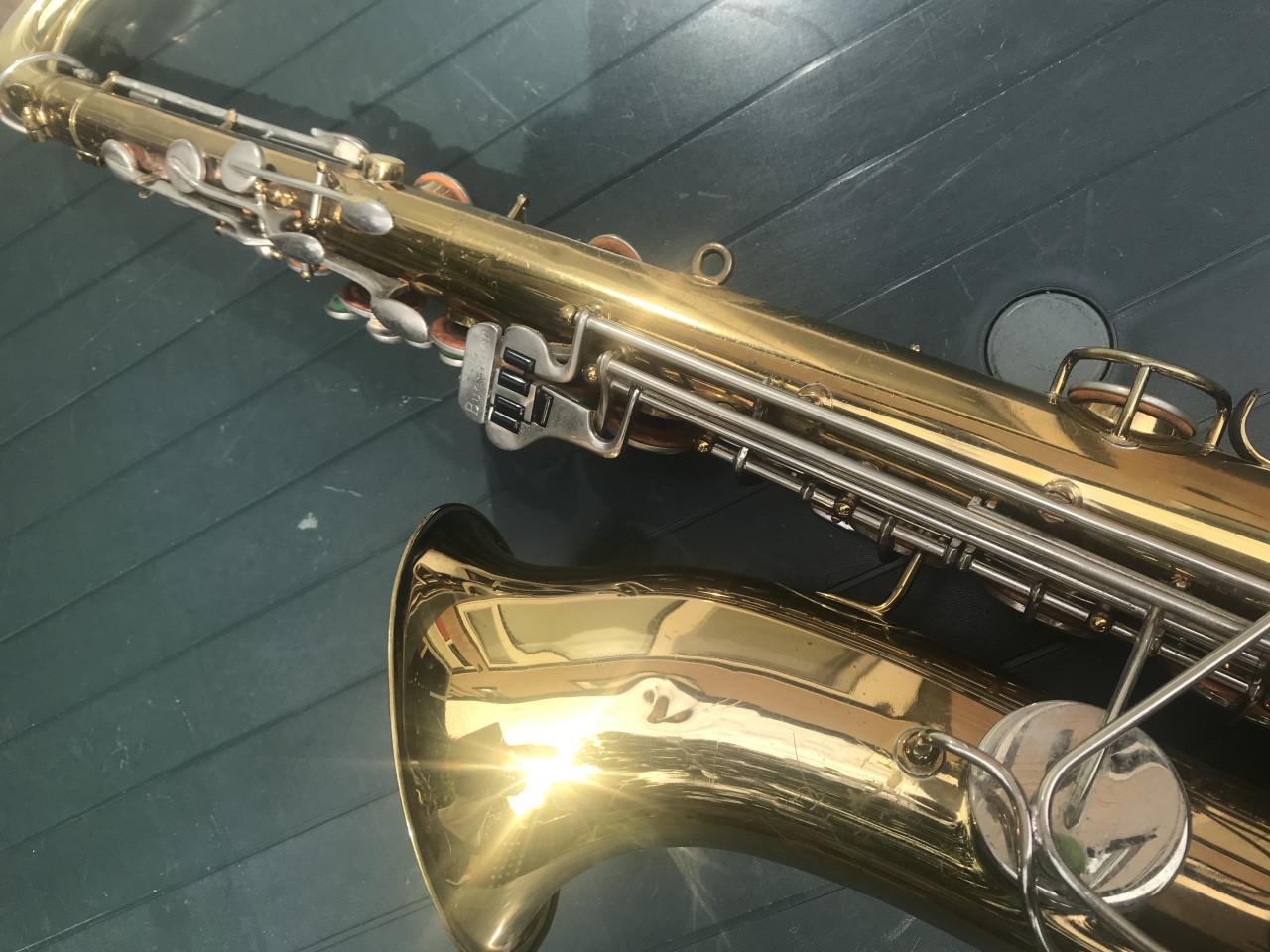 BUESCHER ARISTOCRAT TENOR SAXOFOON