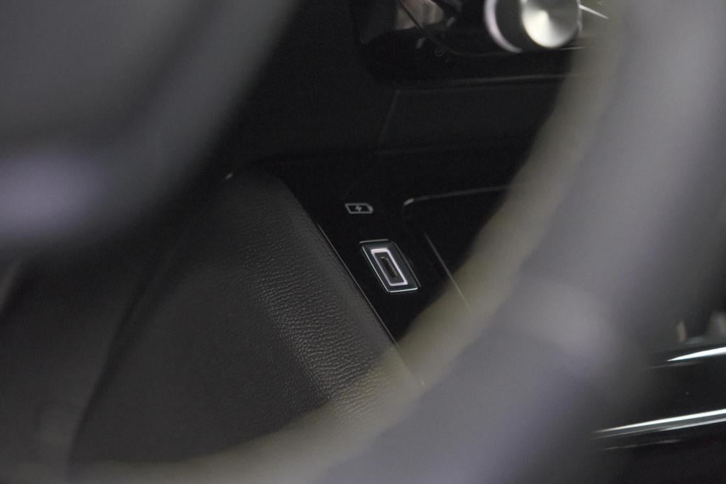 Peugeot 208 1.2 hybrid 145 e-dcs6 gt | alcantara pakket | camera | apple ca