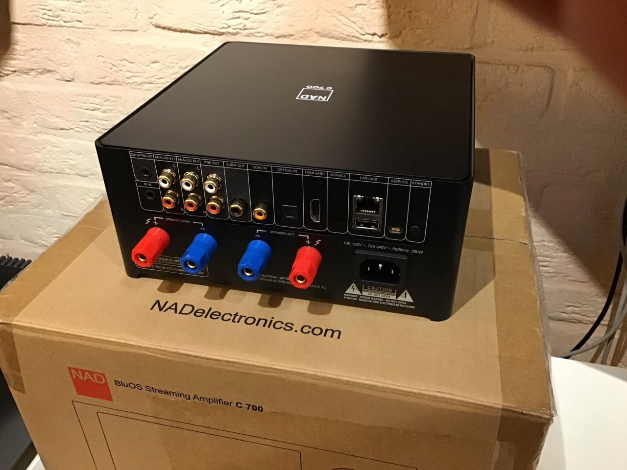 NAD C700 versterker/ streamer