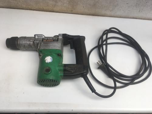 Boorhammer hitachi sds dh25pa 650 watt in goede staat