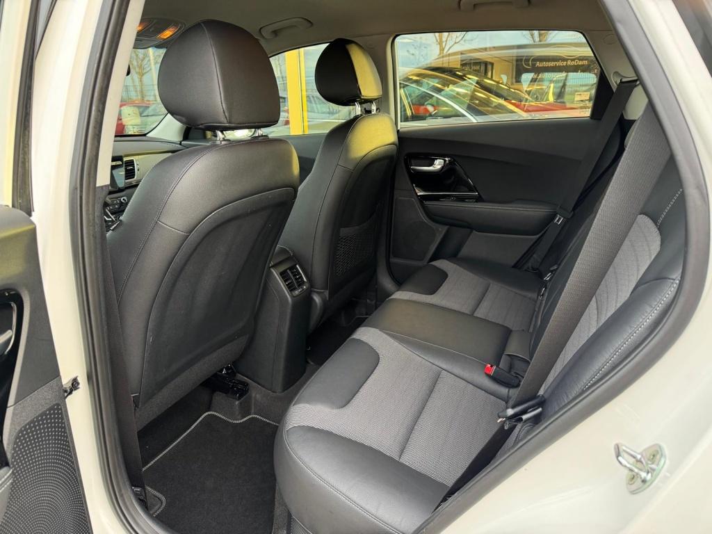 Kia Niro 1.6 gdi hybride - stoelverwarming - stuurwielverwarming - leer