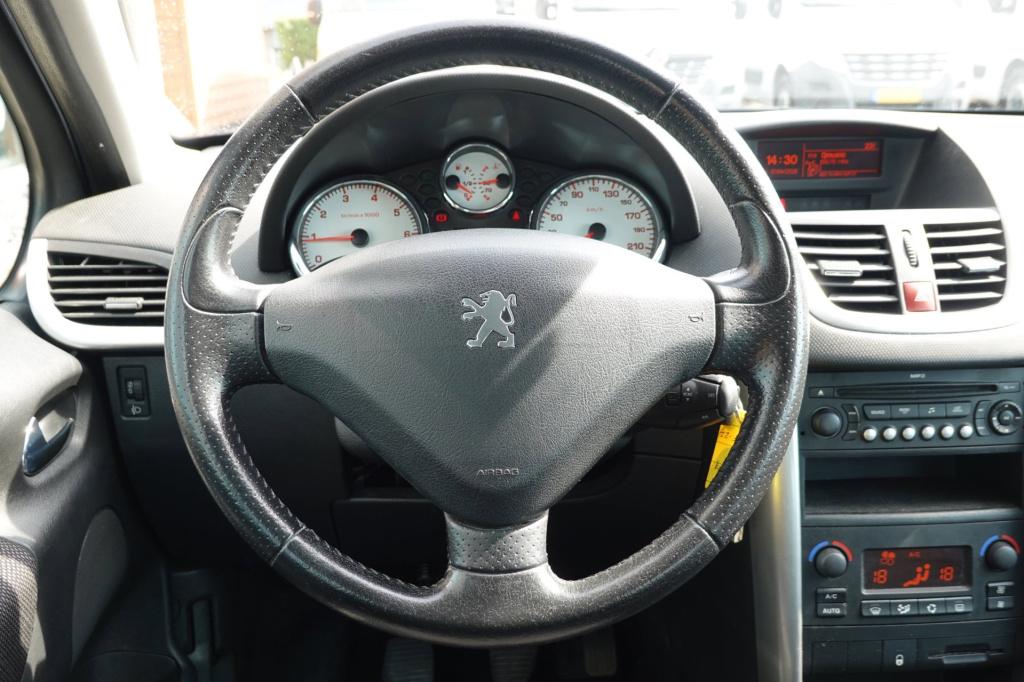 Peugeot 207 1.6 vti xs