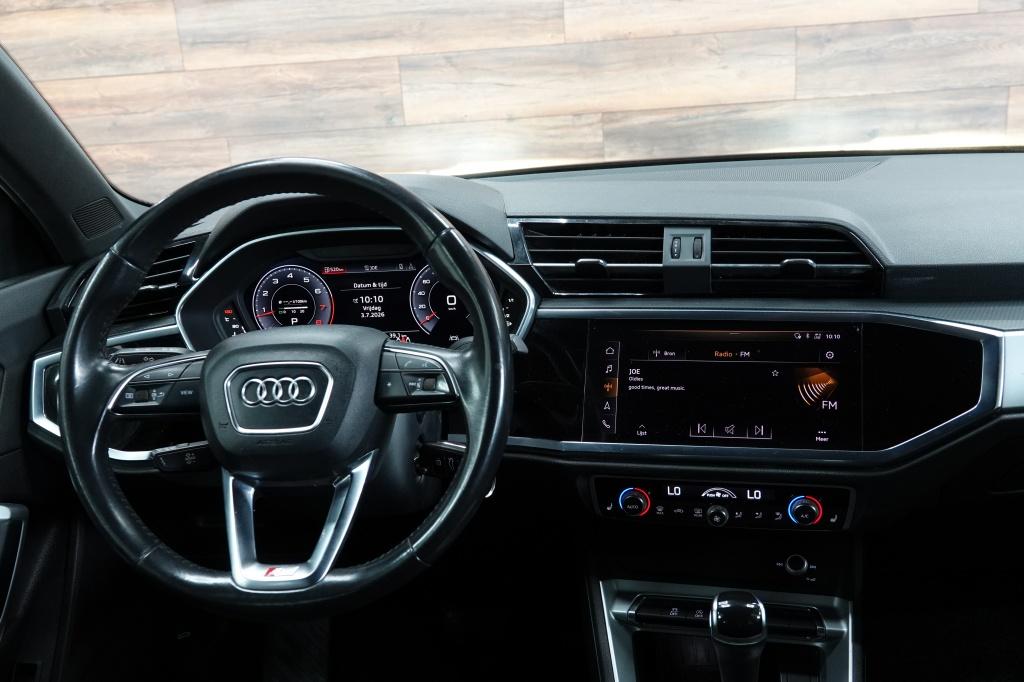 Audi Q3 35 tfsi s edition | pano | camera | stoelverw. |