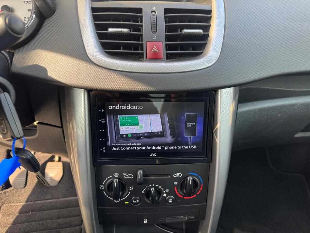 Peugeot 207 1.4-16v xr/130.000/vol jaar apk/airco/carplay