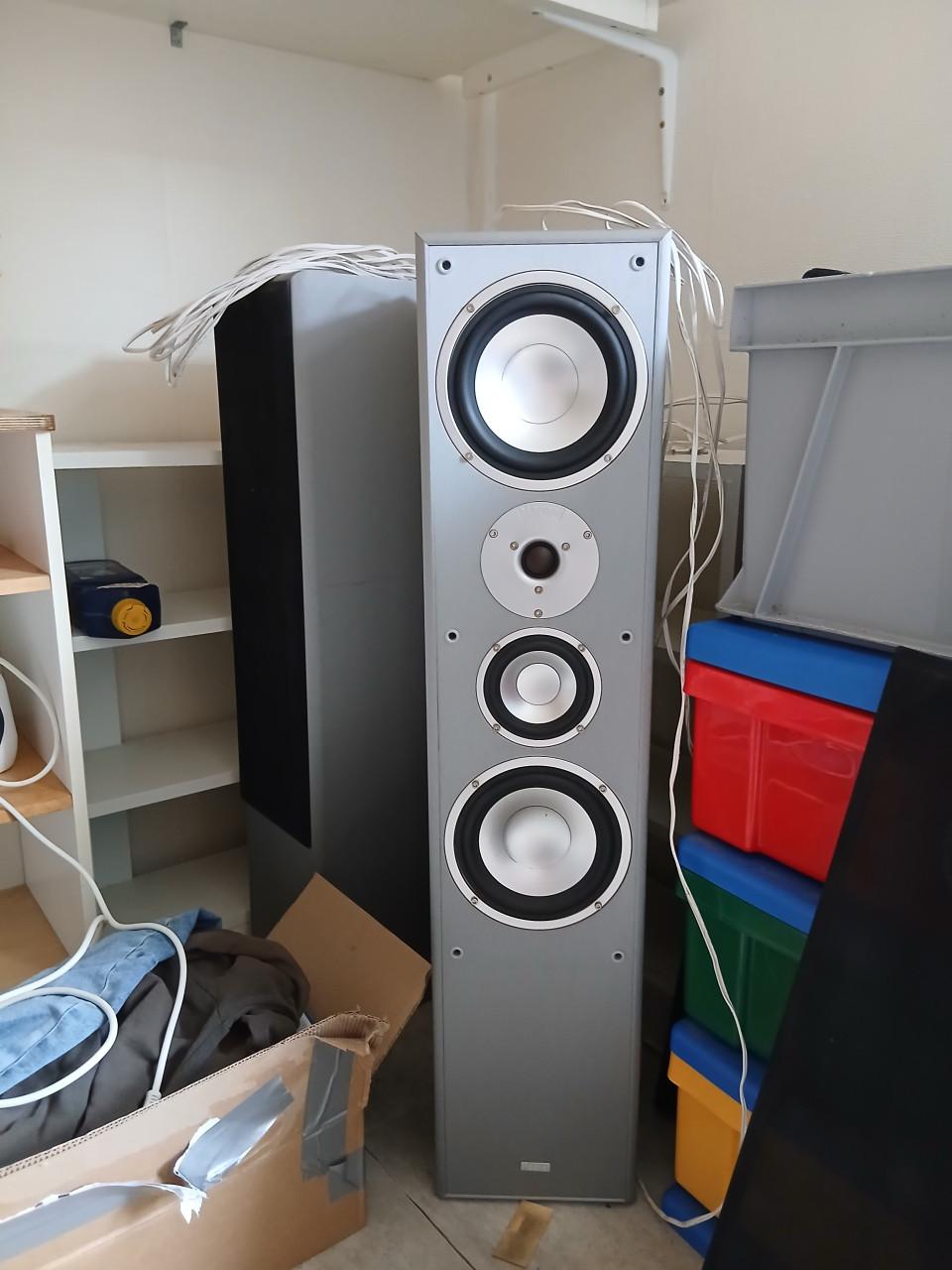 Magnat speakers