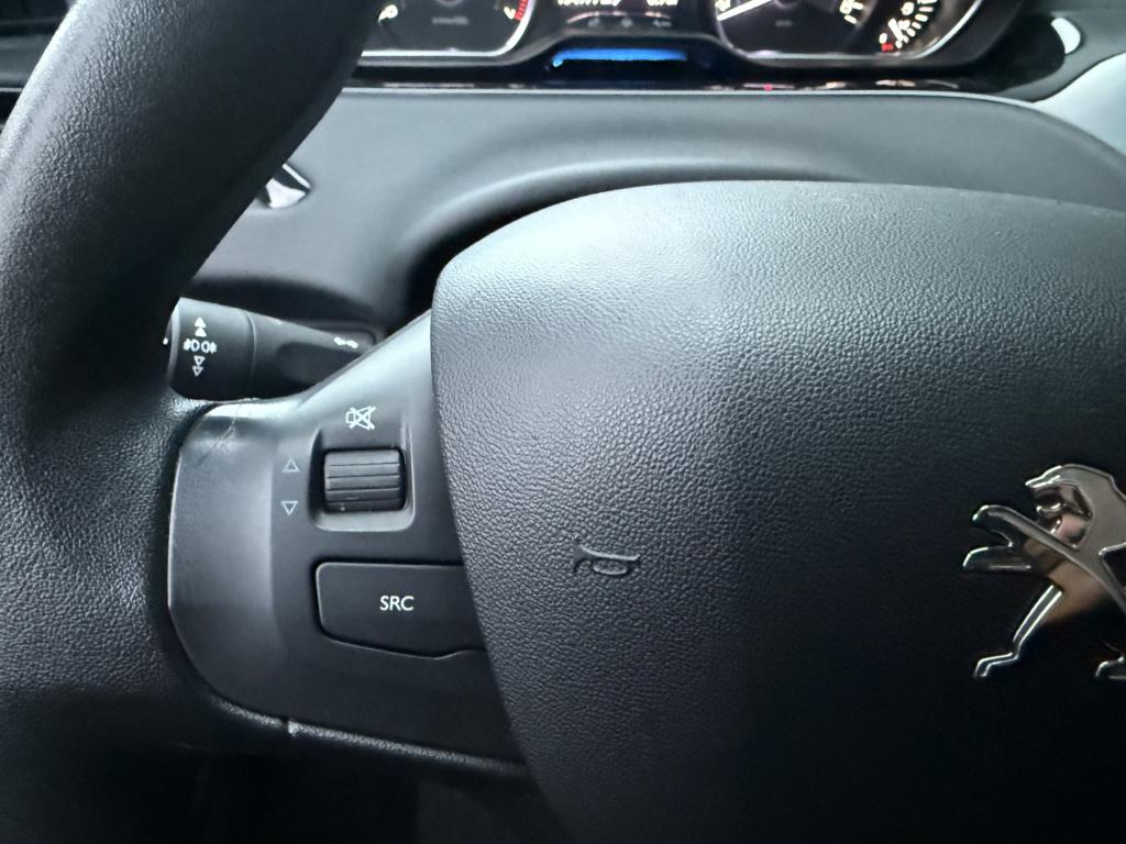 Peugeot 208 1.2 vti envy 5-drs