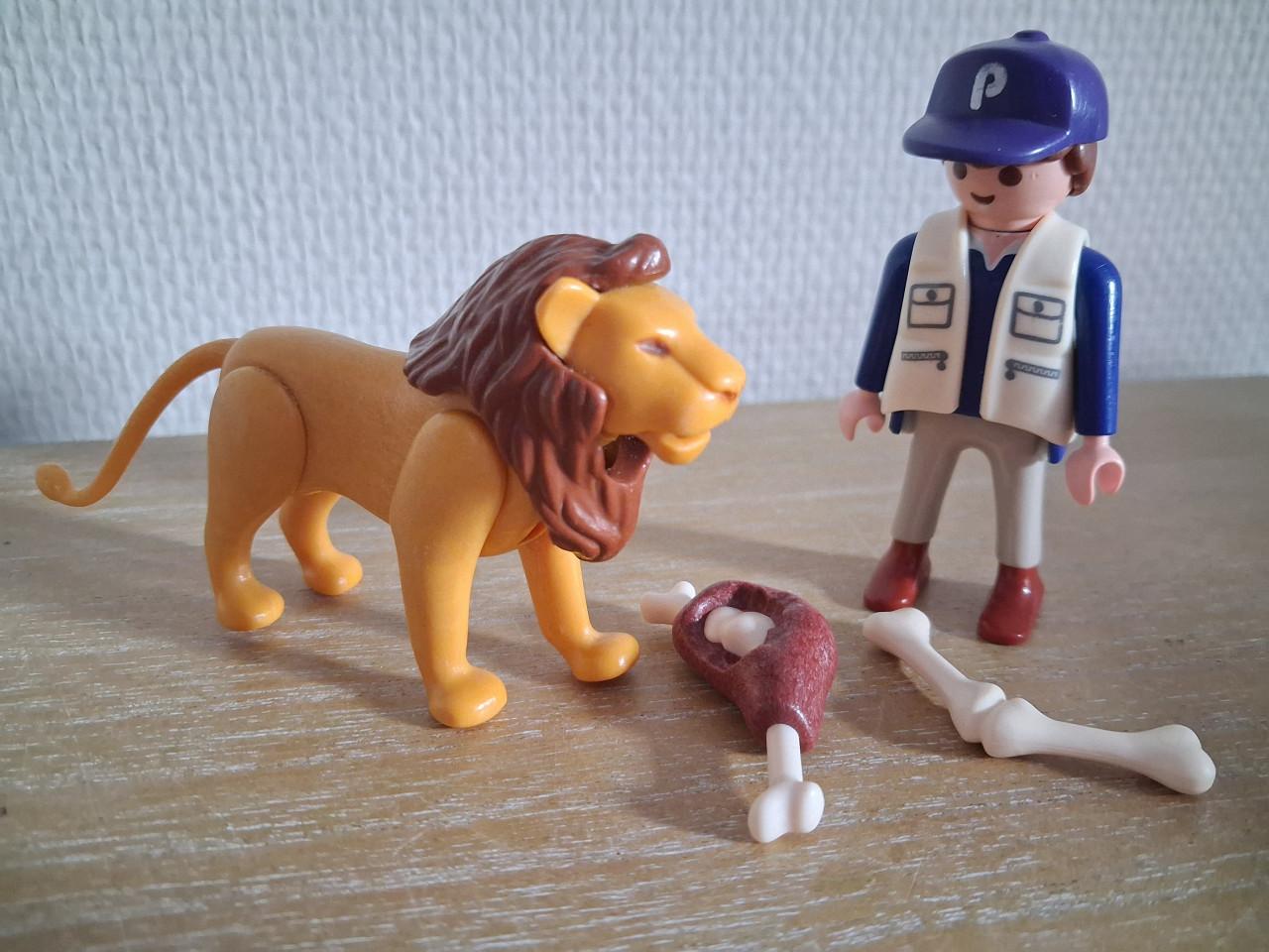 Playmobil leeuw met verzorging