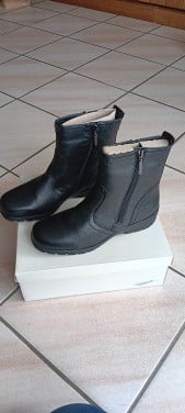NIEUWE WINTERLAARZEN (GEVOERD, DUS LEKKER WARM)