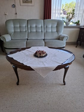 Salontafel bijzettafeltjes  en kastje