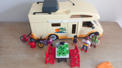 Playmobil camper voor 4 personen setnr 3647