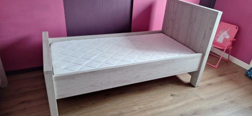 Kinderbed te koop (60cm x 120cm)