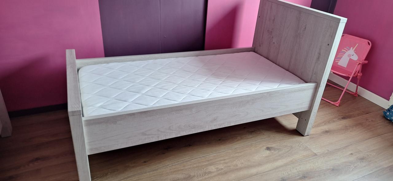 Kinderbed te koop (60cm x 120cm)