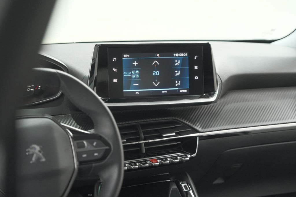 Peugeot 2008 puretech 102 allure pack | allseason banden | parkeersensoren 
