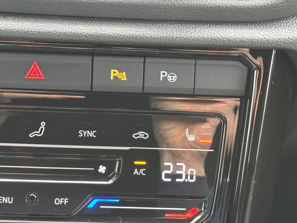 Volkswagen T-roc 1.5 tsi 150pk 7-dsg r-line black|camera| dodehoek|trekhaak