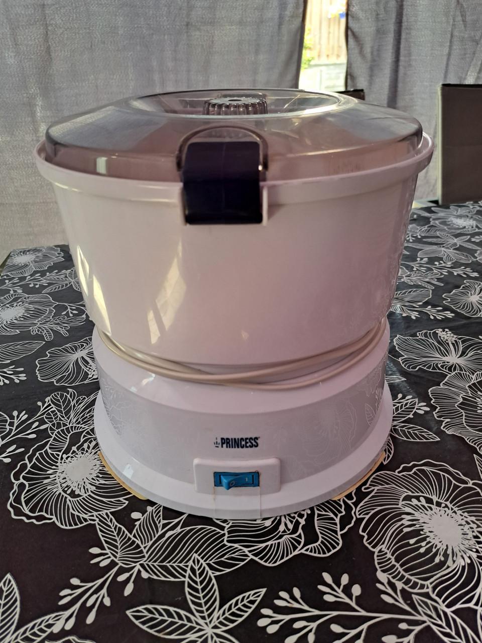 Princess aardappelschrapmachine voor 1 kg.