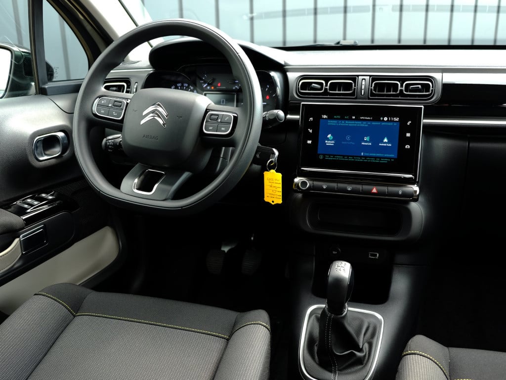 Citroen C3 1.2 puretech 83pk shine | stoelverwarming | park. sensoren | car