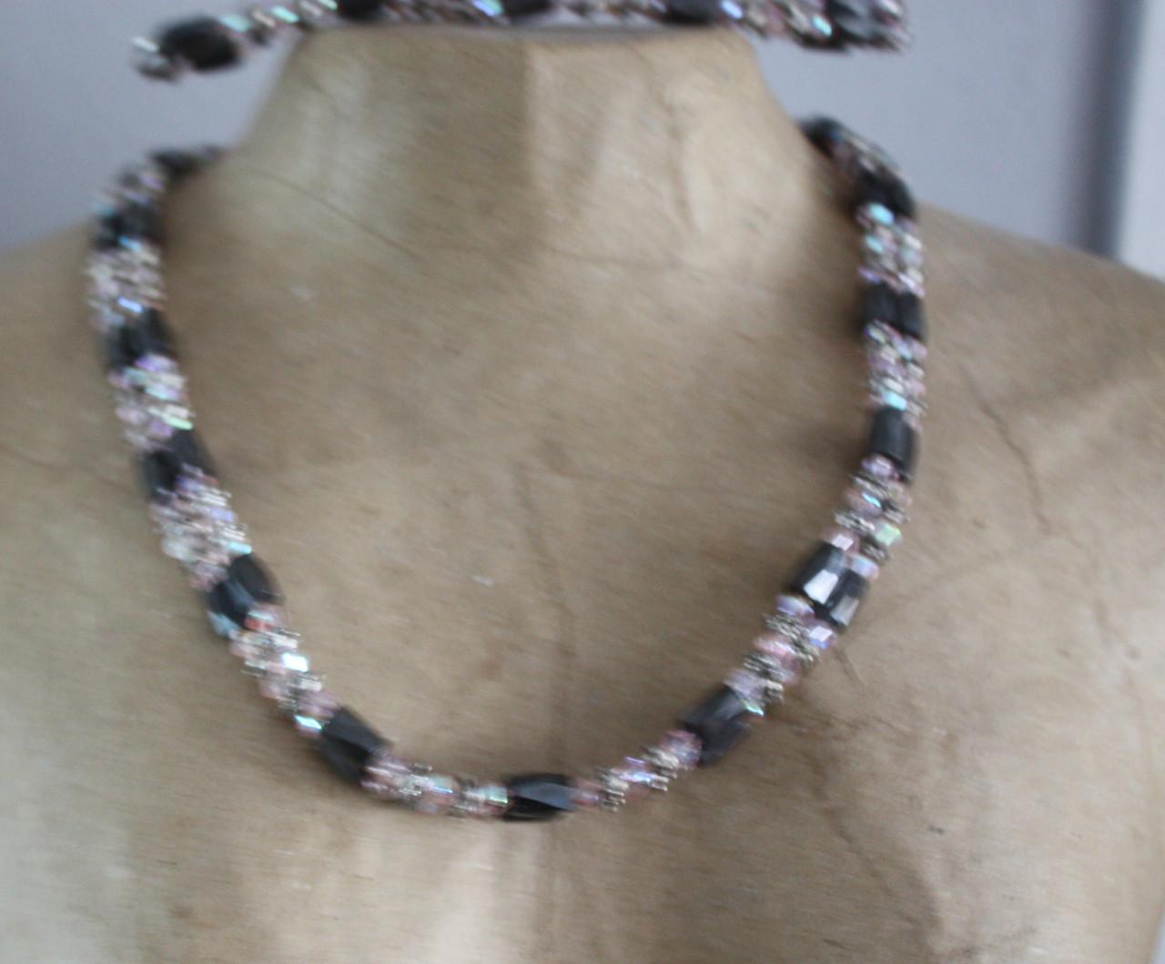 Set van magnetische ketting en armband