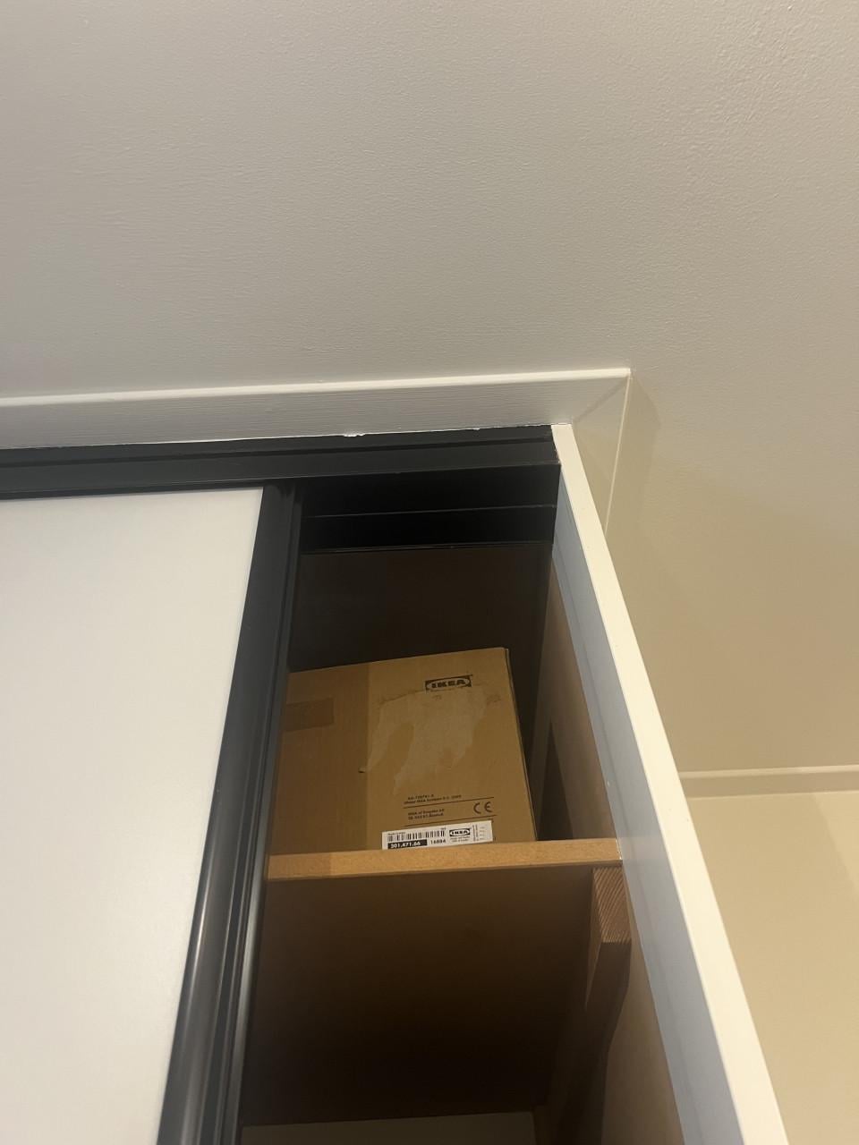 Schuifdeuren wit met zwarte lijsten 4 stuks