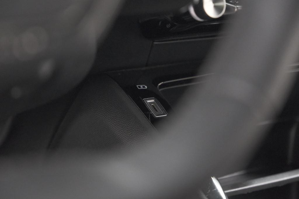 Peugeot 2008 puretech 100 active pack | allseason banden | parkeersensoren 