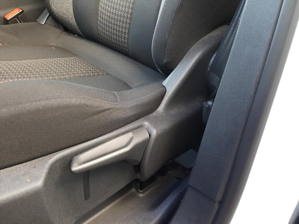 Peugeot 3008 1.2 130pk s&s access trekhaak | cruise control | airco | bluet