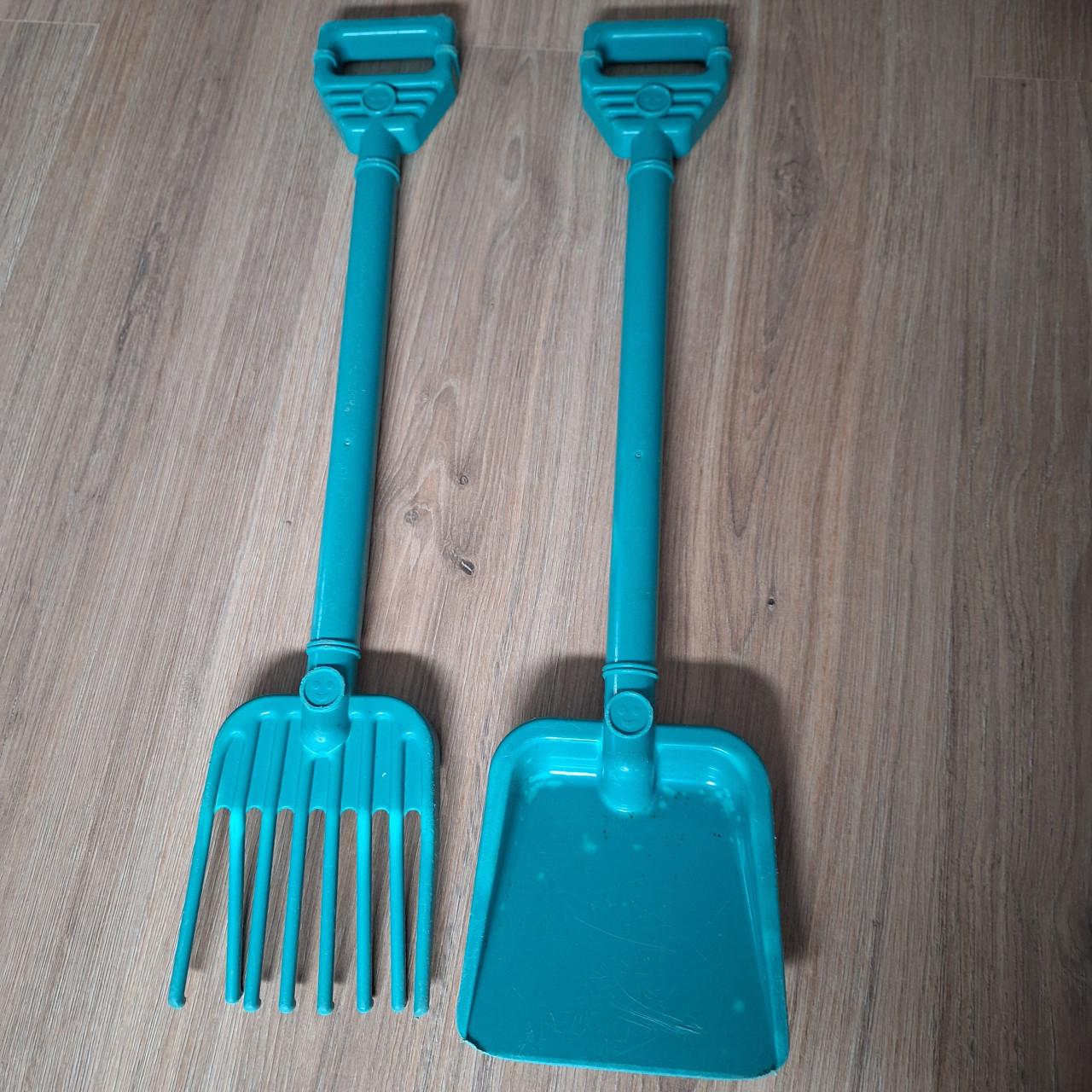 Theo Klein kruiwagen, hark en schep