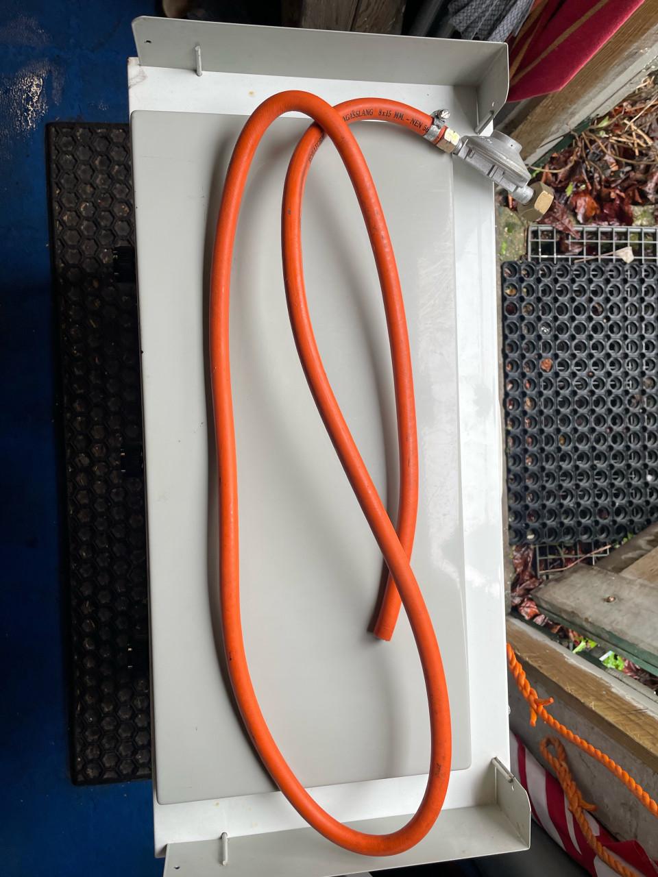 Div. camping spullen tegen leuk bod!