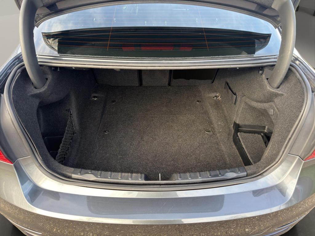 BMW 3-serie 318i luxury 360 head up led