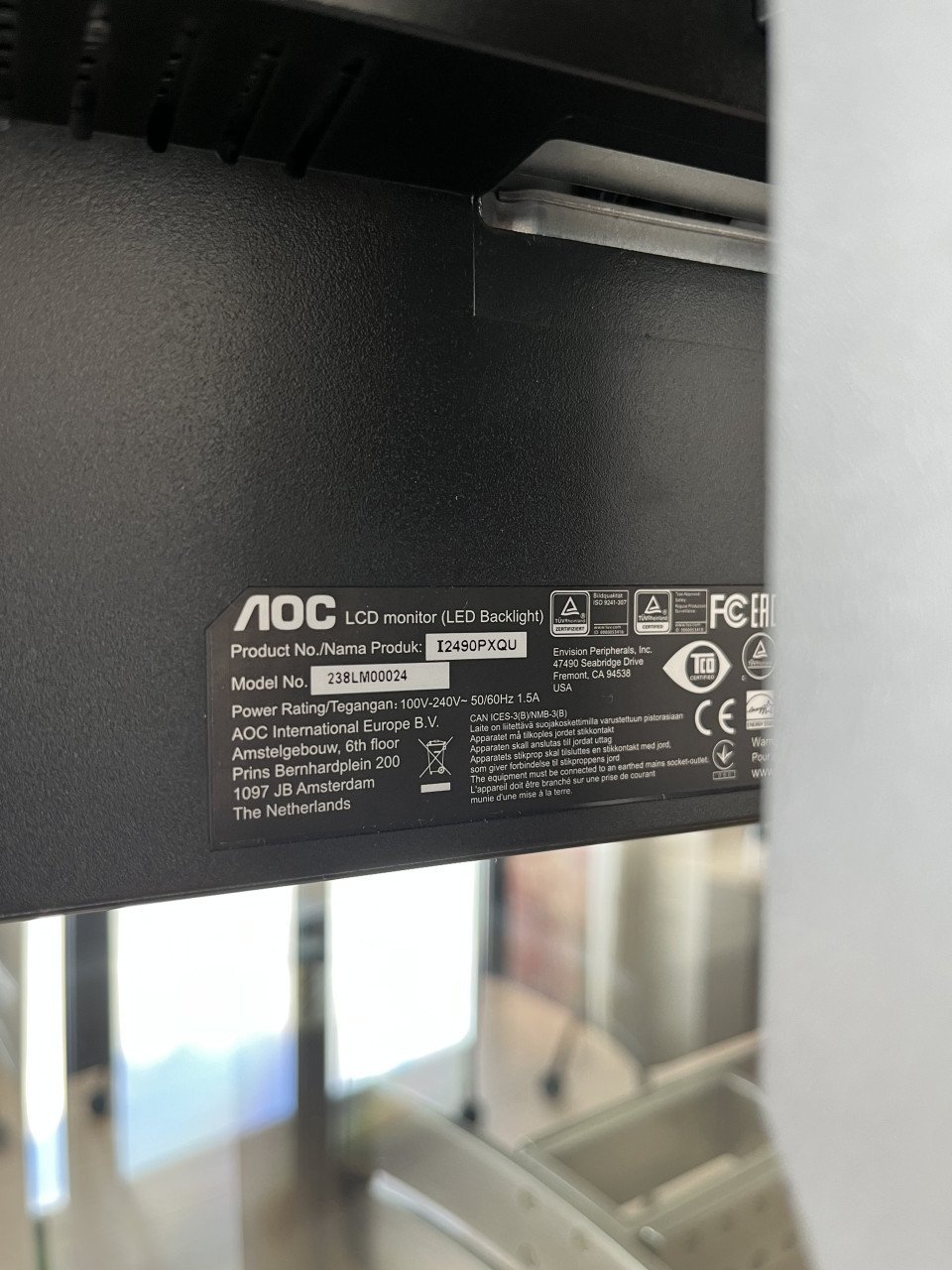TE KOOP 2X 24” AOC MONITOREN
