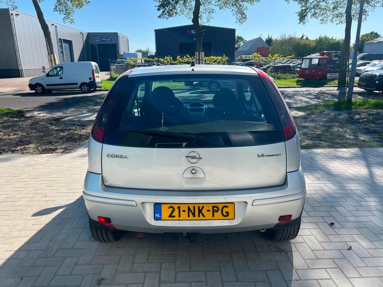 Opel Corsa 1.4-16V Enjoy 114.660KM Automaat