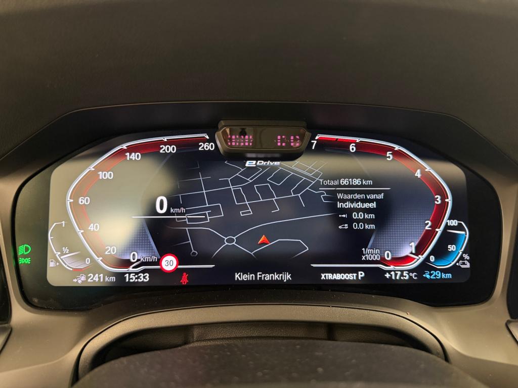 BMW 3-serie 330e m-sport | schuif/kanteldak | elektrische stoelen | verwarm