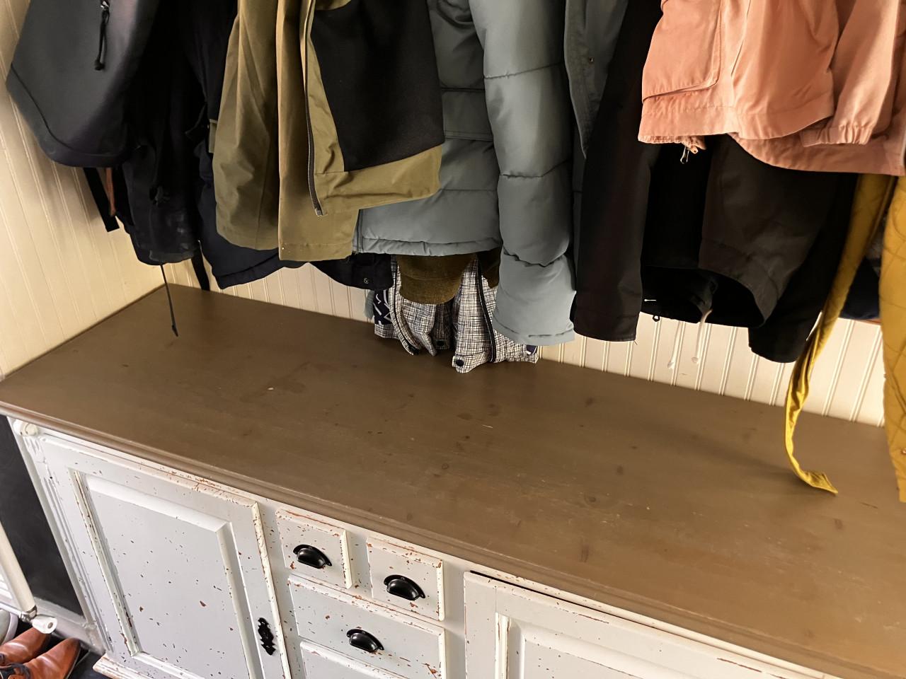 Grenen dressoir met lades en kastjes