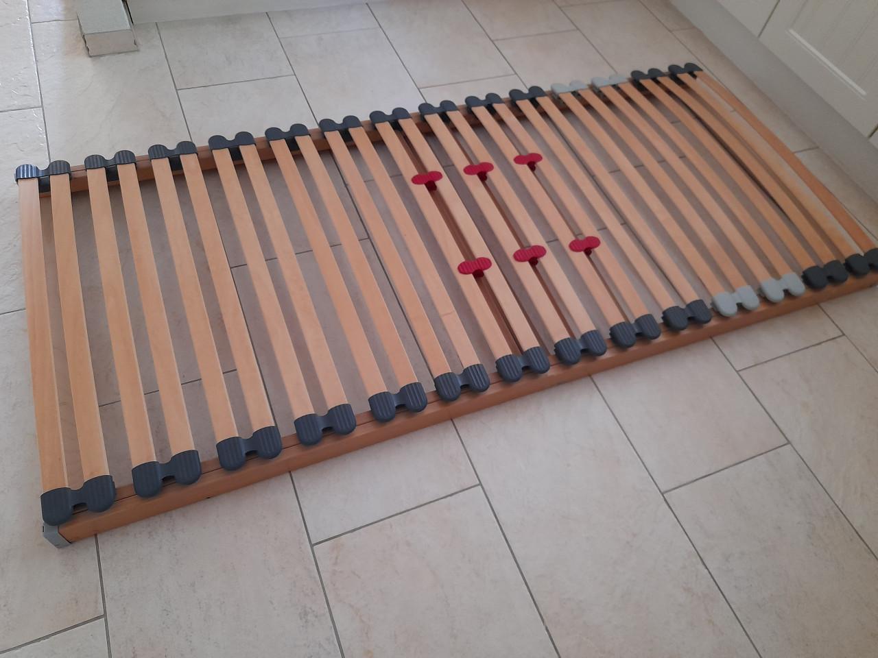 Stevige lattenbodem 90 x 200 (in goede staat )