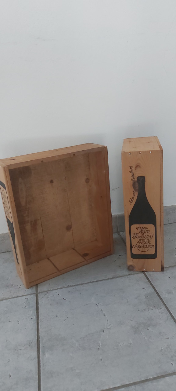 Twee houten wijnkistjes Molenwater Middelburg