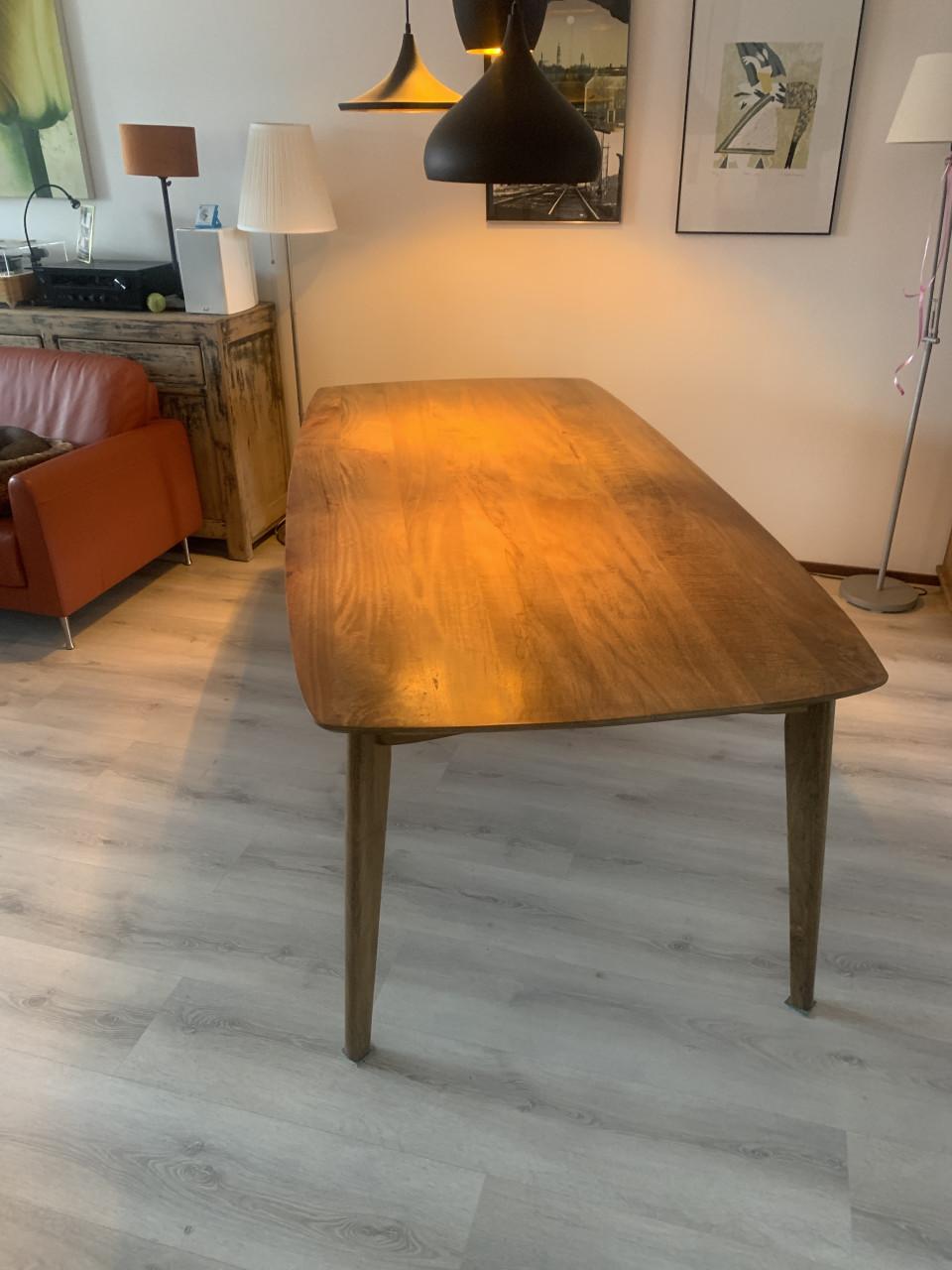Mango houten tafel als nieuw bij ons te groot