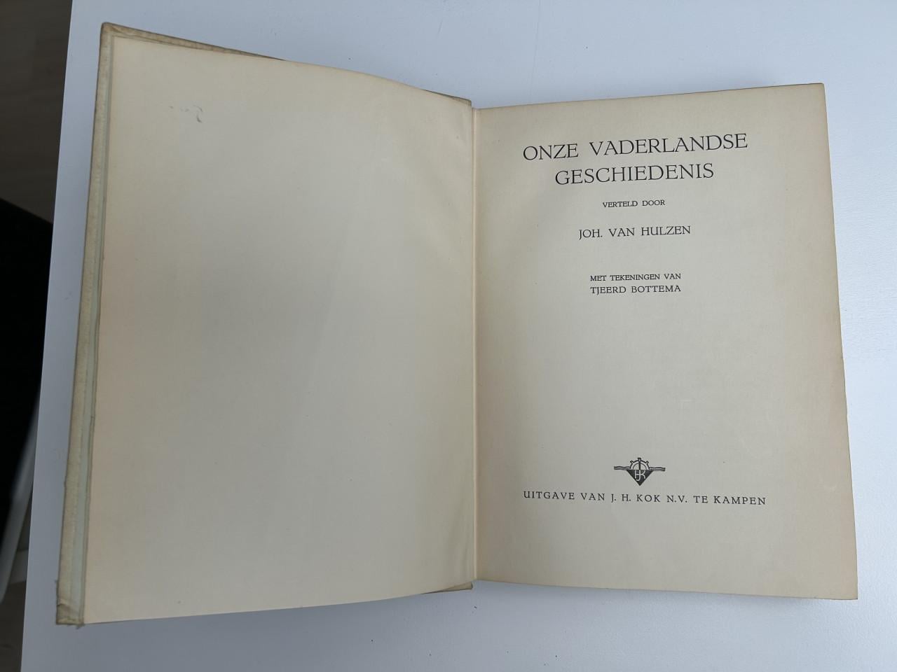 Diverse "antieke boeken"