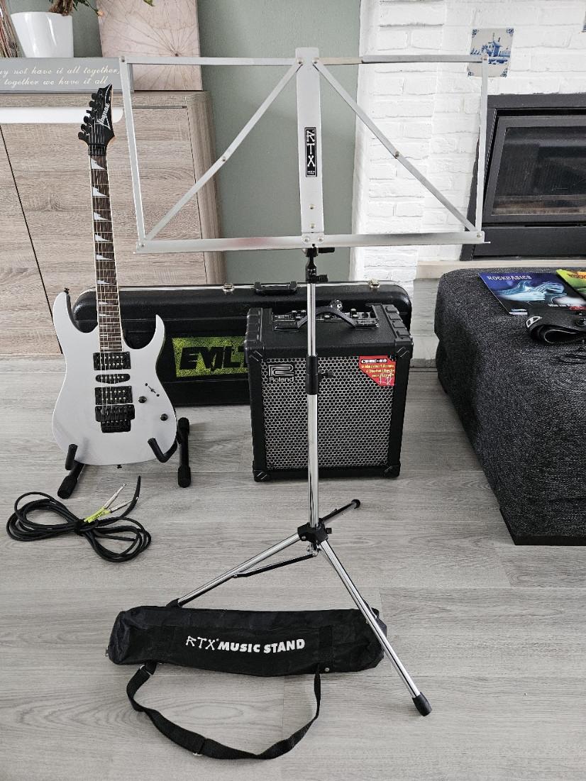 Ibanez RG 370 DX Met Versterker En Toebehoren Te Koop.