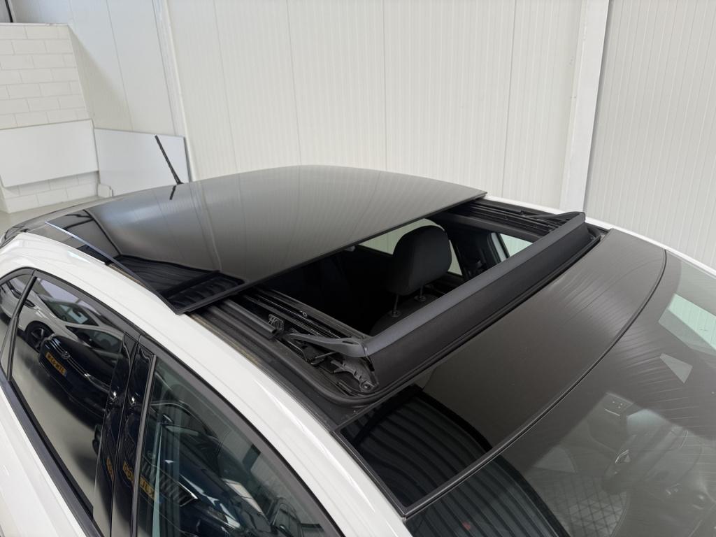 Volkswagen Taigo 1.0tsi 110pk dsg r-line | pano dak