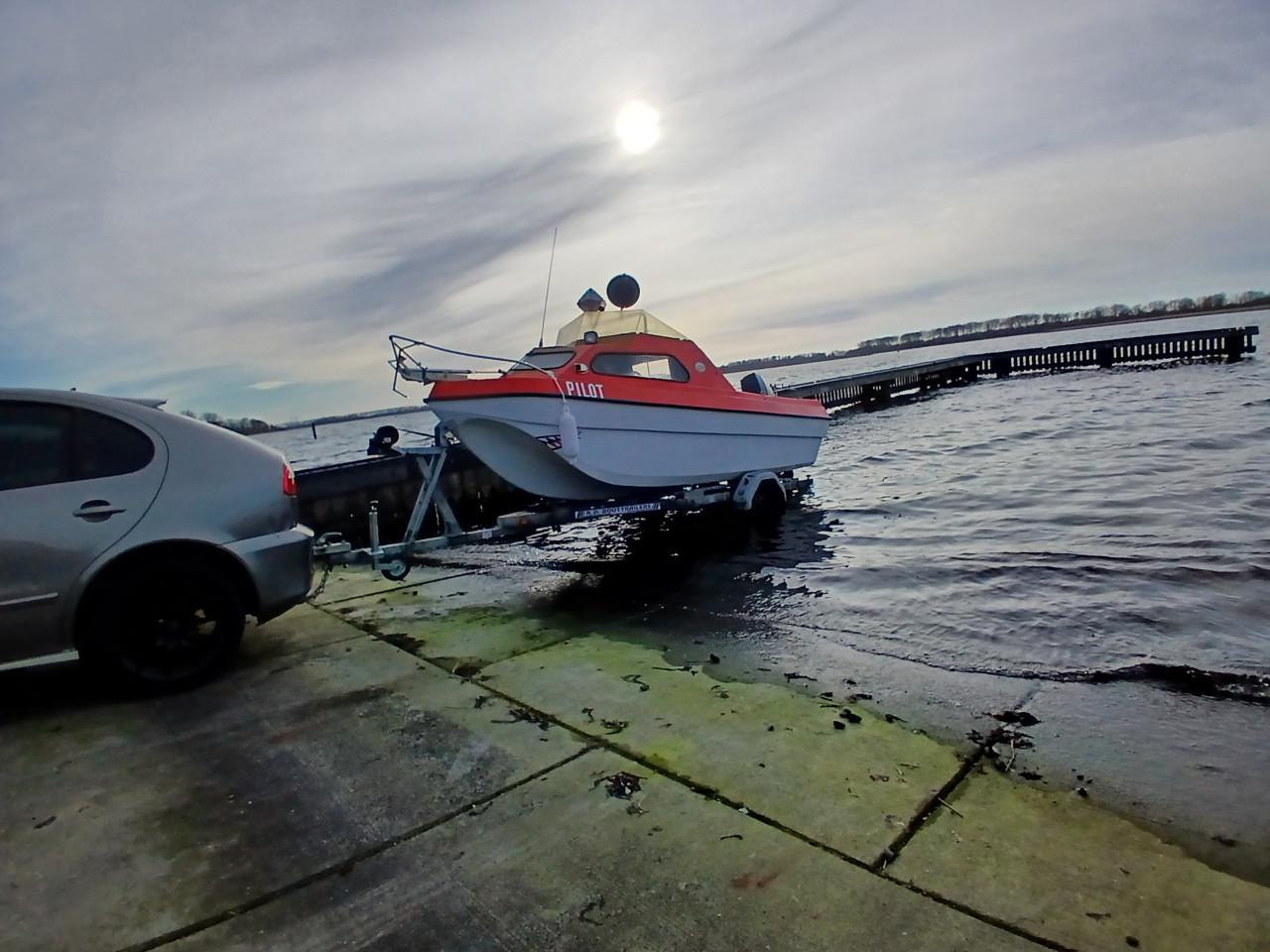 Visboot pilot 420 met 70pk, pega trailer