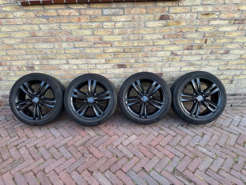 Velgen + winterbanden 16 inch 5x100 (VW polo, Seat Ibiza)
