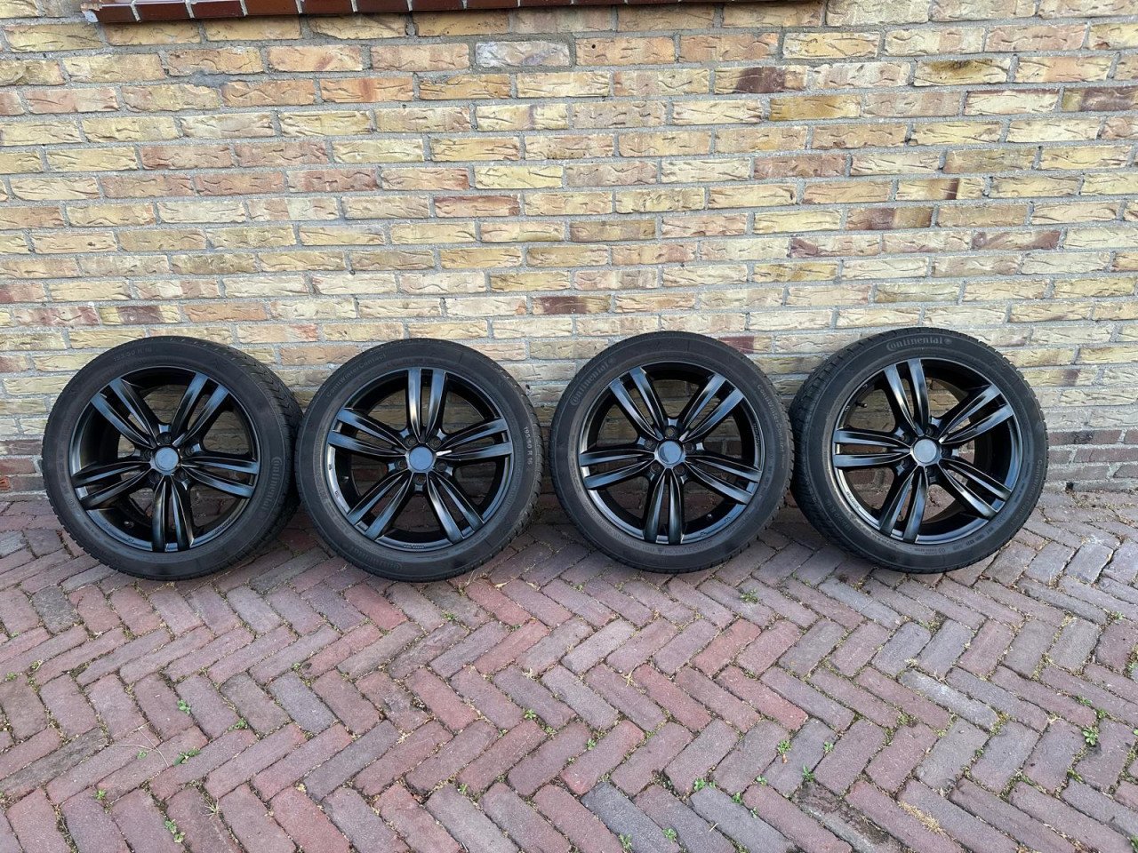 Velgen + winterbanden 16 inch 5x100 (VW polo, Seat Ibiza)