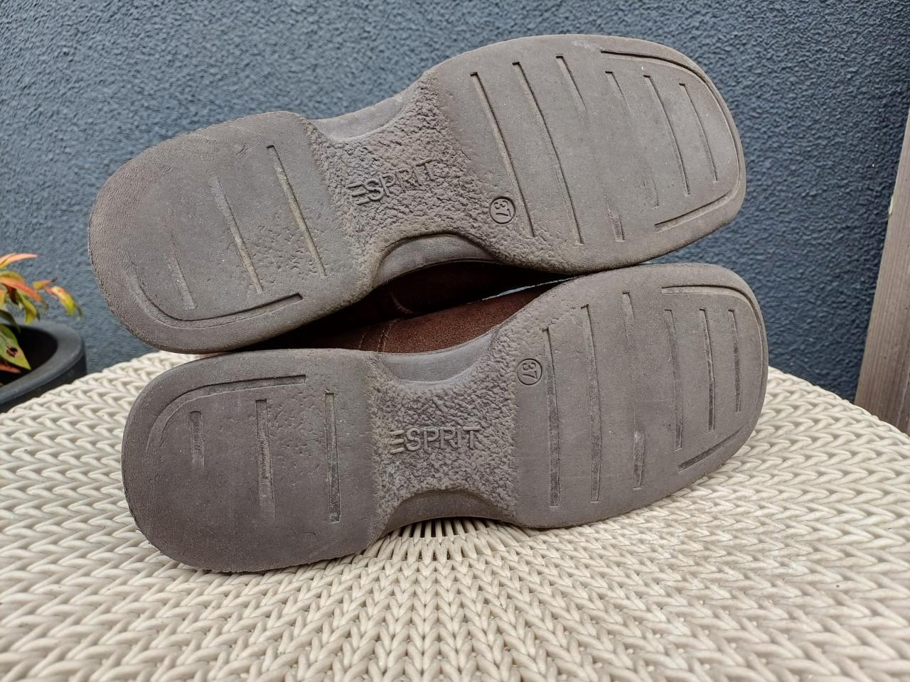 Leuke ESPRIT halfhoge laarsjes (37) + warme fluffy pantoffels