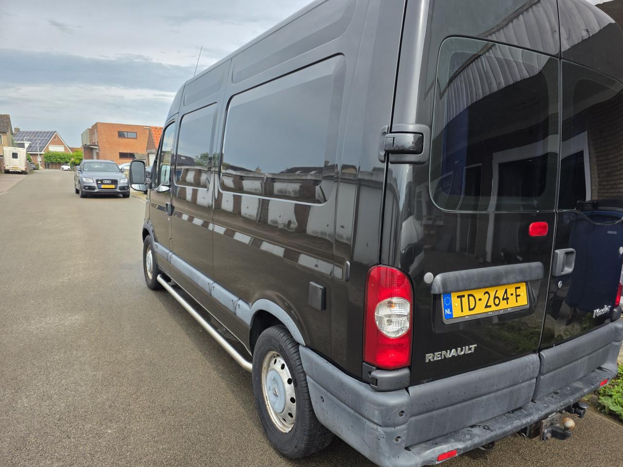 Keurig nette Renault Master buscamper