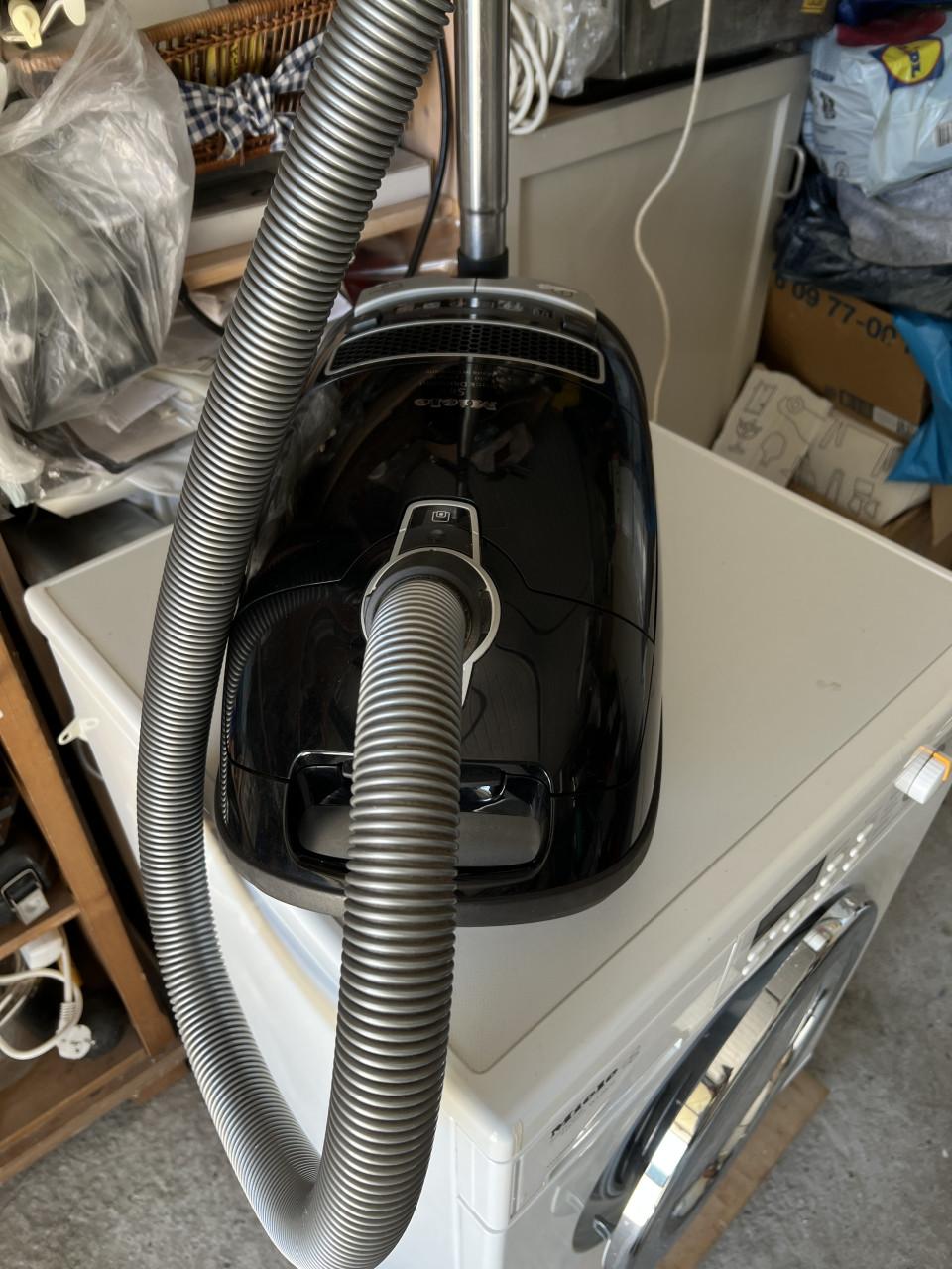 Miele S8 Black Diamond 2200W als nieuw compleet