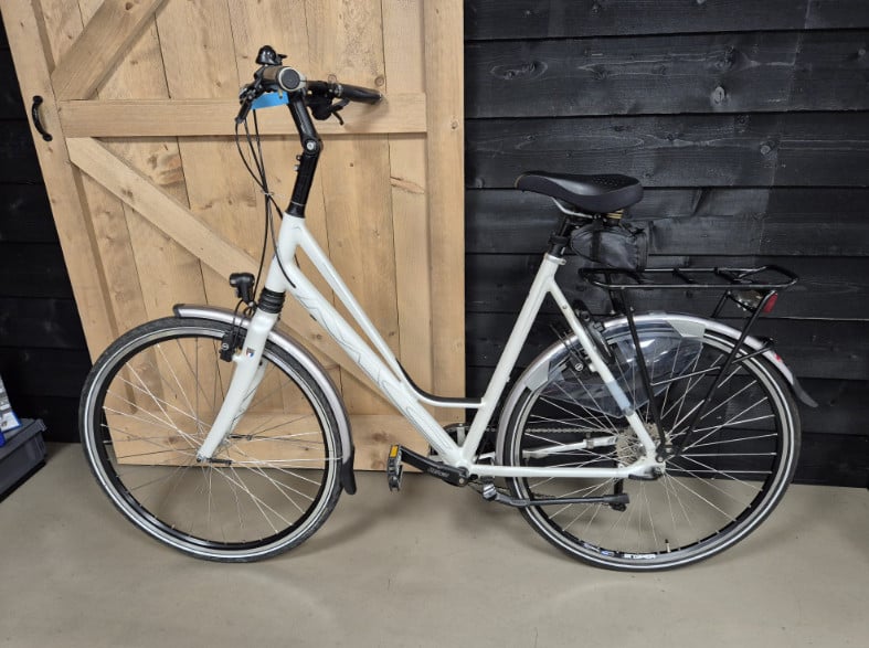 Zeer nette lichte lichtlopende Multicycle