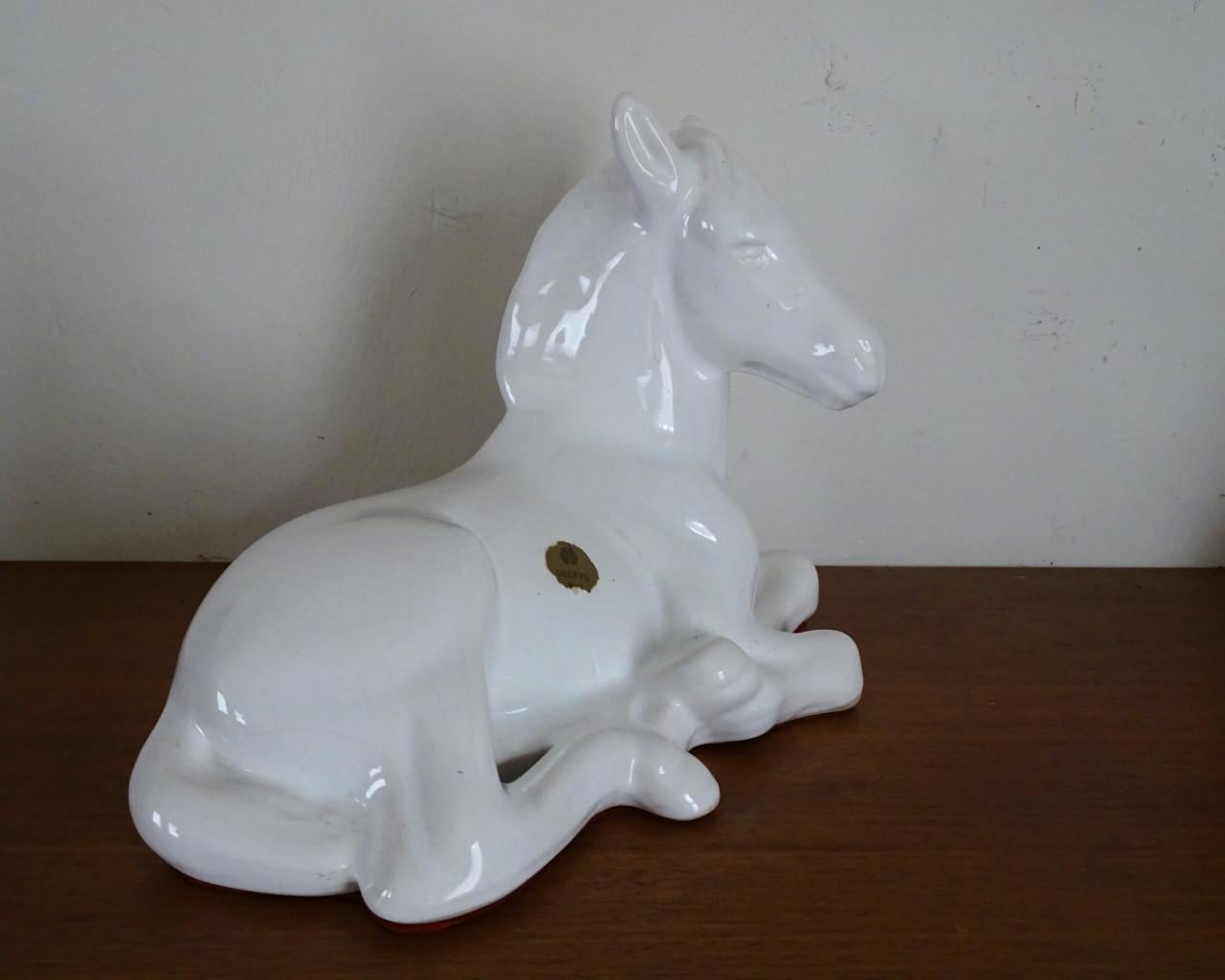 Vintage Delfts Wit plateel Beeld Liggend Paard keramiek