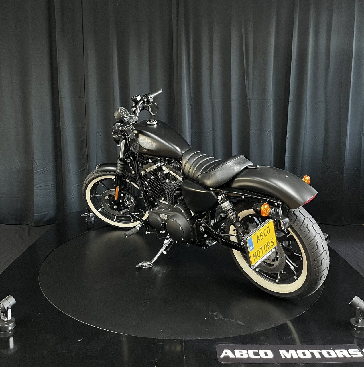 HARLEY-DAVIDSON SPORTSTER IRON XL 883 N