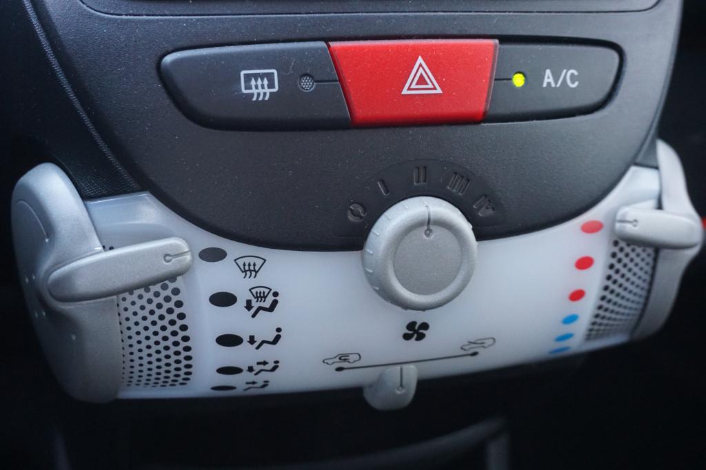 Peugeot 107 1.0 active airco / elektr. ramen / nap / apk t/m 10-08-2026