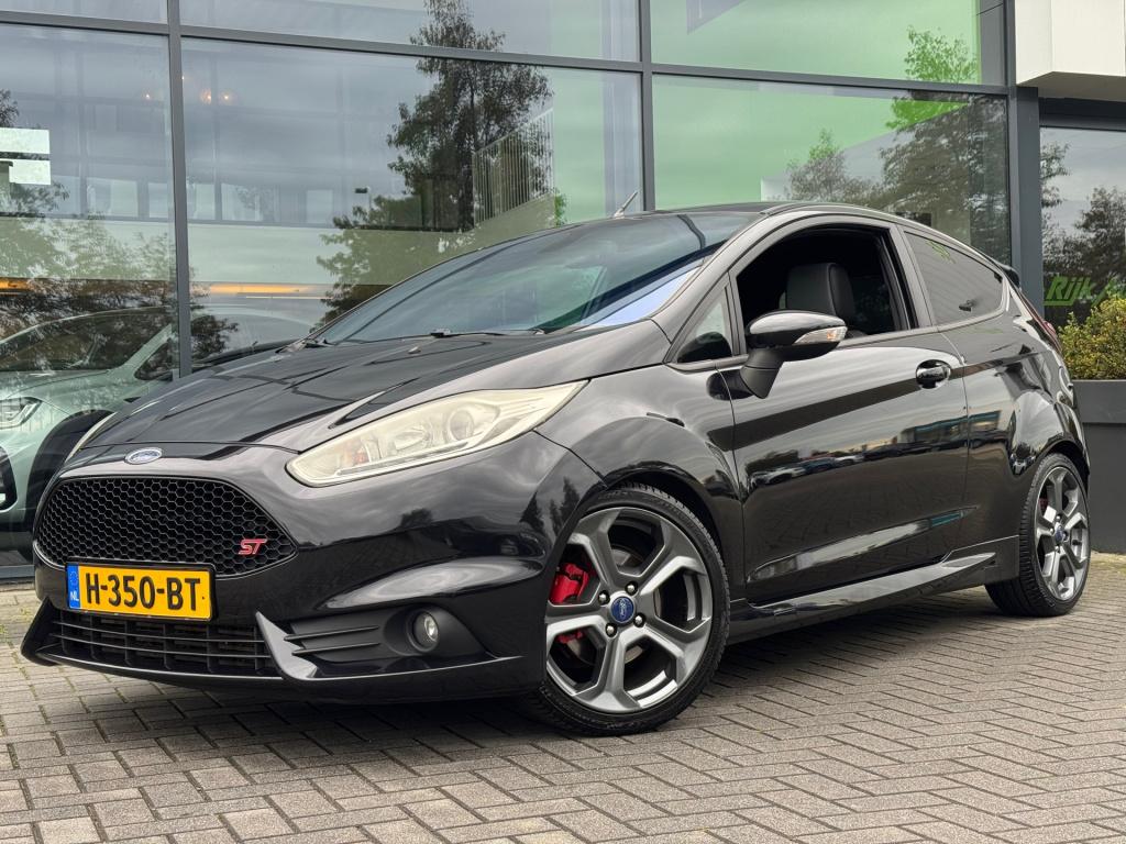 Ford Fiesta 1.6 st2 * camera * recaro * stoelverwarming * clima